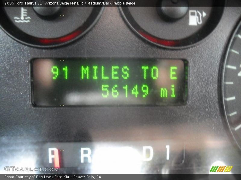 Arizona Beige Metallic / Medium/Dark Pebble Beige 2006 Ford Taurus SE