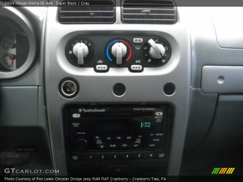 Super Black / Gray 2004 Nissan Xterra SE 4x4