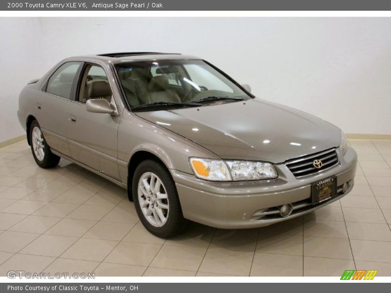 Antique Sage Pearl / Oak 2000 Toyota Camry XLE V6