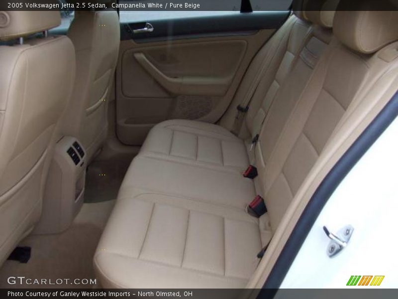 Campanella White / Pure Beige 2005 Volkswagen Jetta 2.5 Sedan