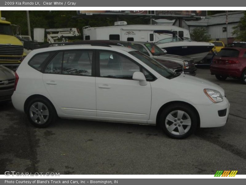 Clear White / Gray 2009 Kia Rondo LX