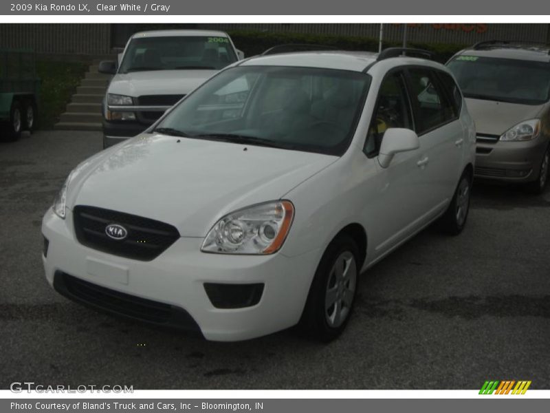 Clear White / Gray 2009 Kia Rondo LX