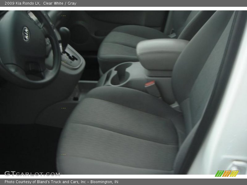 Clear White / Gray 2009 Kia Rondo LX