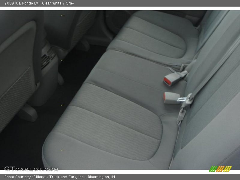 Clear White / Gray 2009 Kia Rondo LX