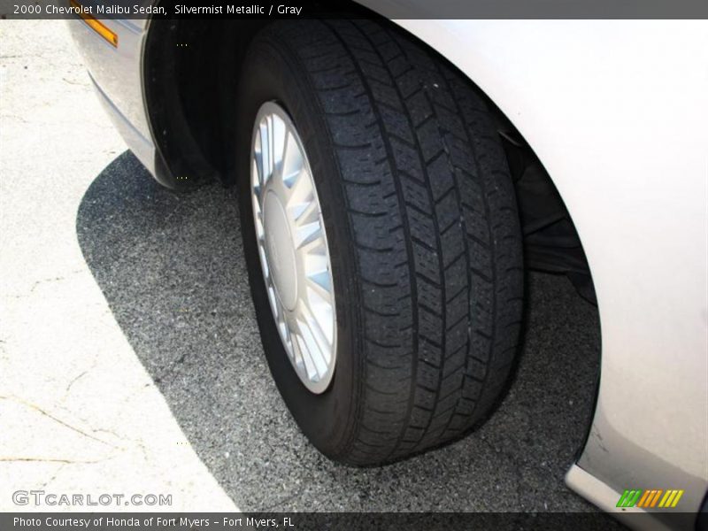 Silvermist Metallic / Gray 2000 Chevrolet Malibu Sedan