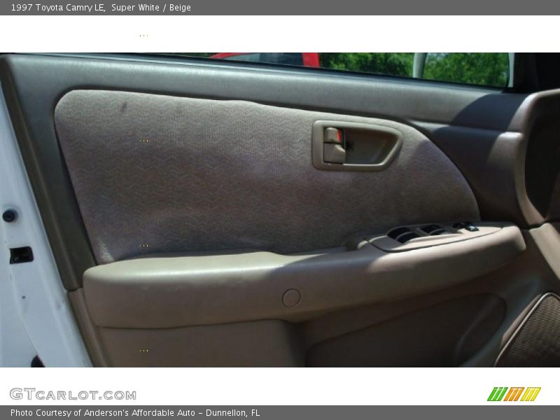 Super White / Beige 1997 Toyota Camry LE