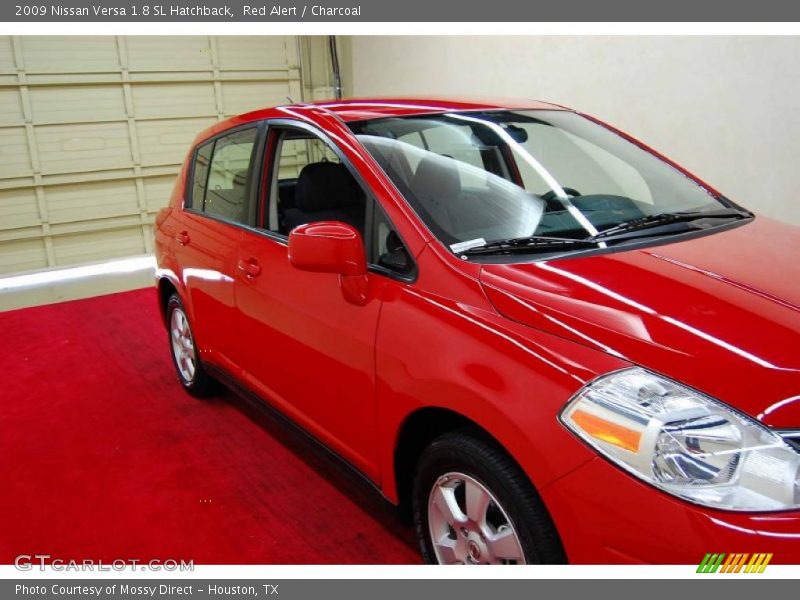 Red Alert / Charcoal 2009 Nissan Versa 1.8 SL Hatchback