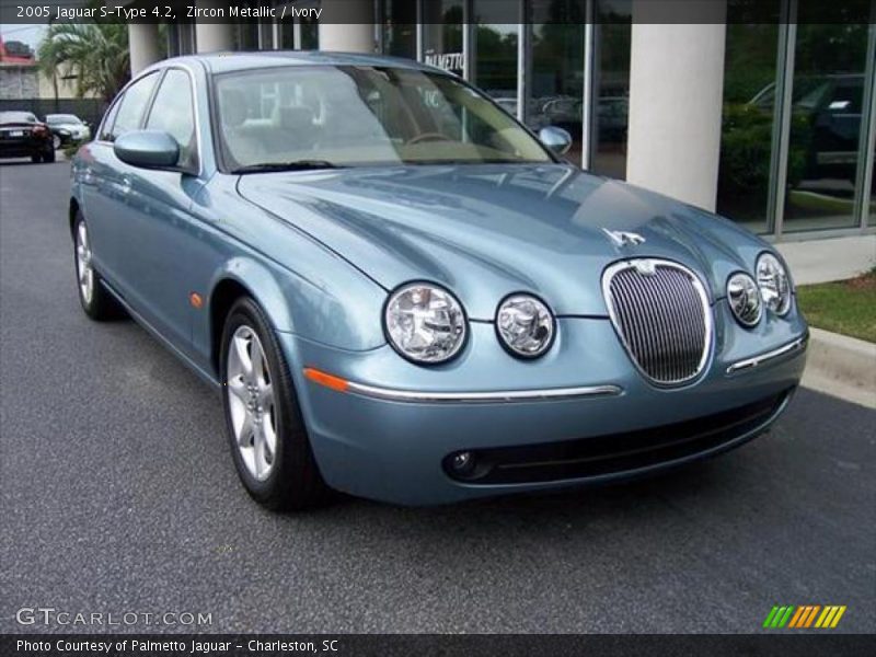 Zircon Metallic / Ivory 2005 Jaguar S-Type 4.2
