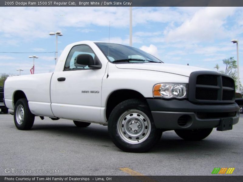 Bright White / Dark Slate Gray 2005 Dodge Ram 1500 ST Regular Cab