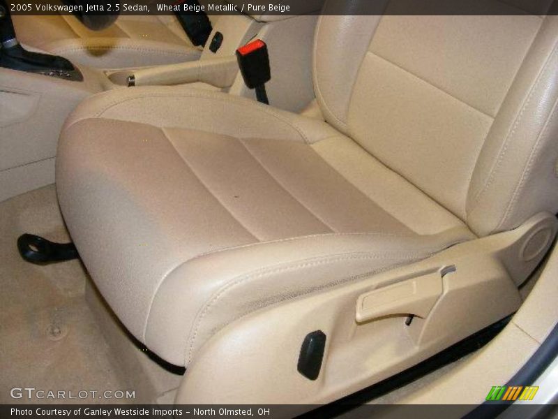 Wheat Beige Metallic / Pure Beige 2005 Volkswagen Jetta 2.5 Sedan