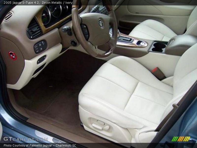 Zircon Metallic / Ivory 2005 Jaguar S-Type 4.2