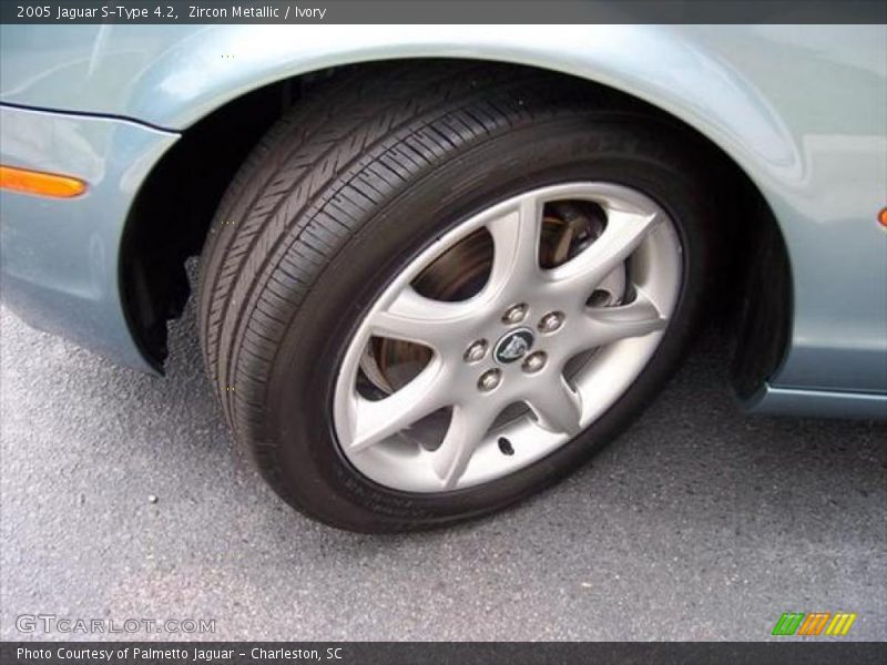 Zircon Metallic / Ivory 2005 Jaguar S-Type 4.2