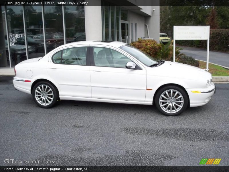 White Onyx / Ivory 2005 Jaguar X-Type 3.0 VDP