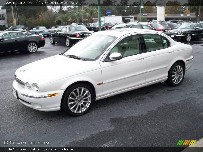 White Onyx / Ivory 2005 Jaguar X-Type 3.0 VDP
