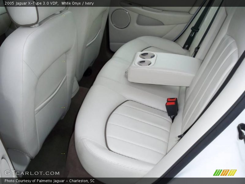 White Onyx / Ivory 2005 Jaguar X-Type 3.0 VDP