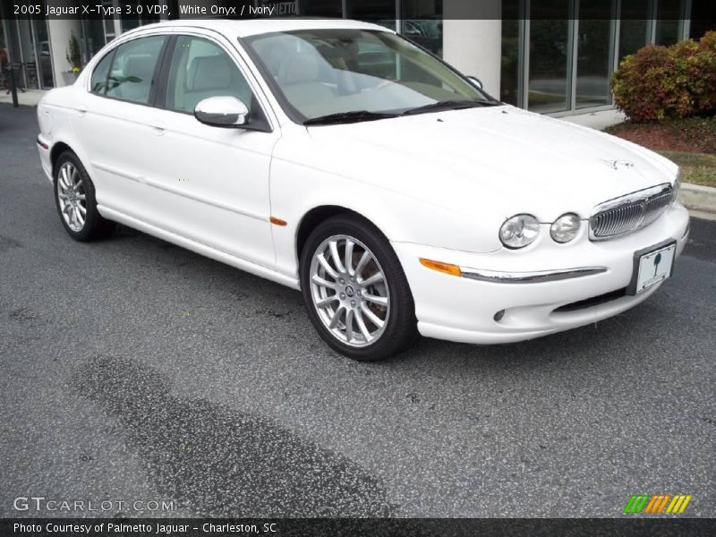 White Onyx / Ivory 2005 Jaguar X-Type 3.0 VDP
