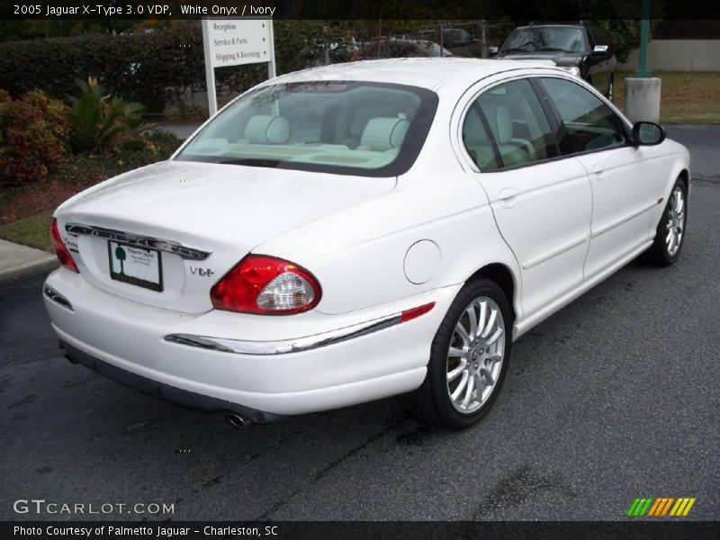 White Onyx / Ivory 2005 Jaguar X-Type 3.0 VDP