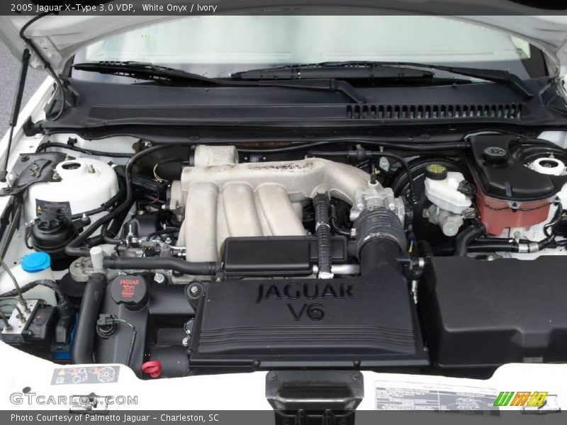 White Onyx / Ivory 2005 Jaguar X-Type 3.0 VDP