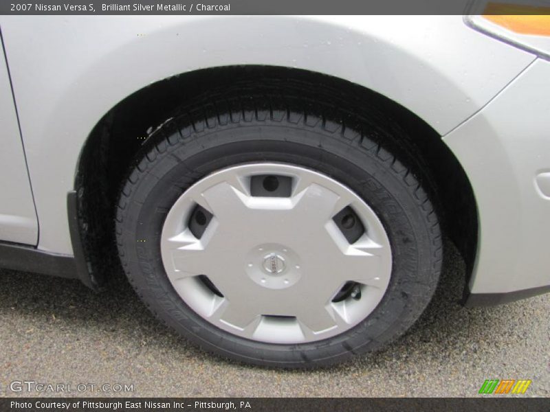 Brilliant Silver Metallic / Charcoal 2007 Nissan Versa S