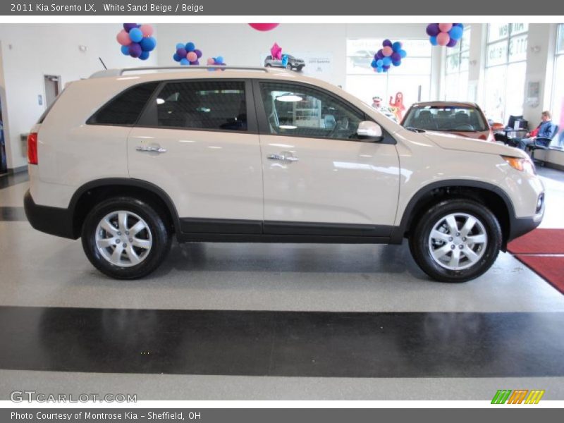 White Sand Beige / Beige 2011 Kia Sorento LX
