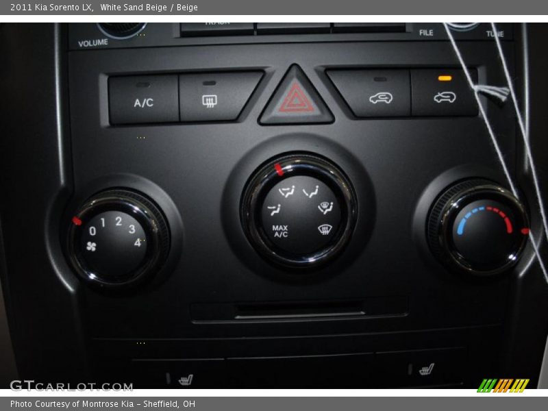 White Sand Beige / Beige 2011 Kia Sorento LX