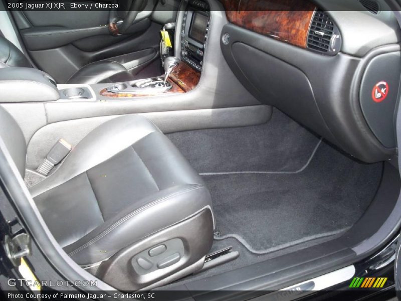 Ebony / Charcoal 2005 Jaguar XJ XJR