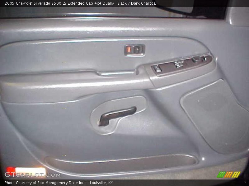 Black / Dark Charcoal 2005 Chevrolet Silverado 3500 LS Extended Cab 4x4 Dually