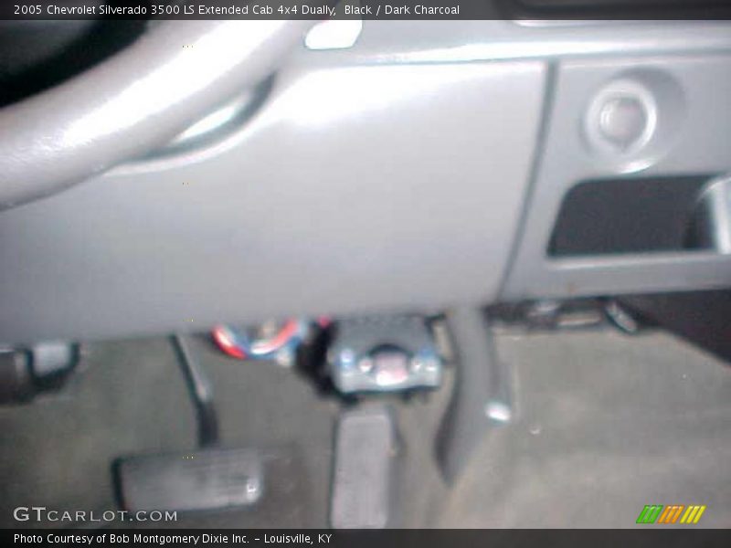 Black / Dark Charcoal 2005 Chevrolet Silverado 3500 LS Extended Cab 4x4 Dually