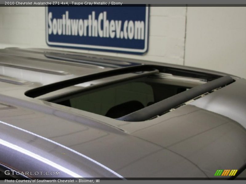 Taupe Gray Metallic / Ebony 2010 Chevrolet Avalanche Z71 4x4