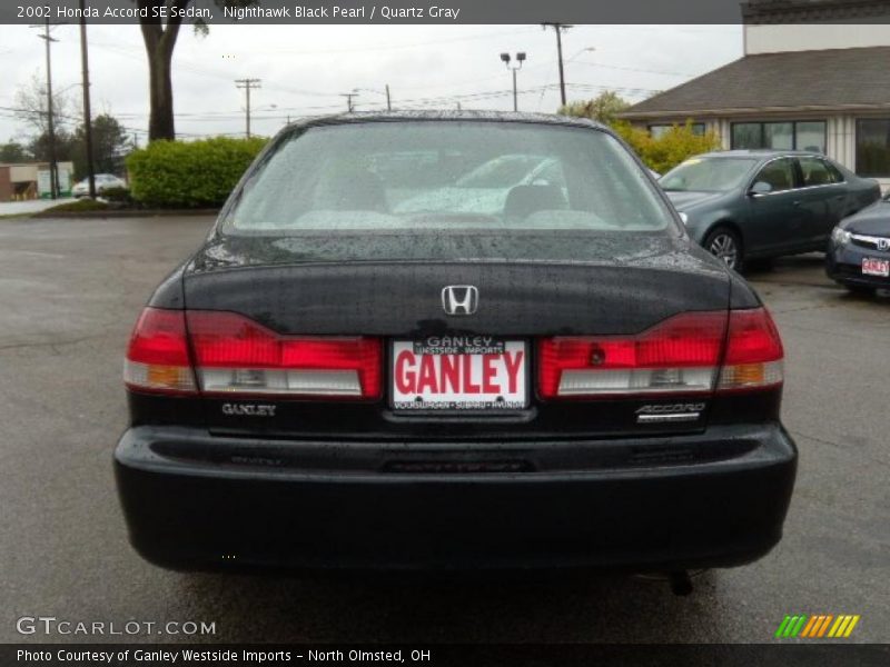 Nighthawk Black Pearl / Quartz Gray 2002 Honda Accord SE Sedan