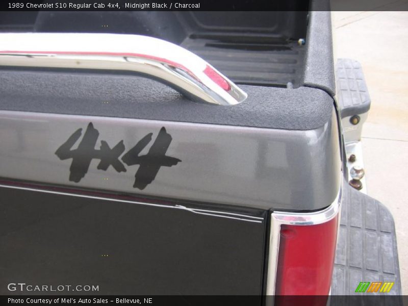 Midnight Black / Charcoal 1989 Chevrolet S10 Regular Cab 4x4