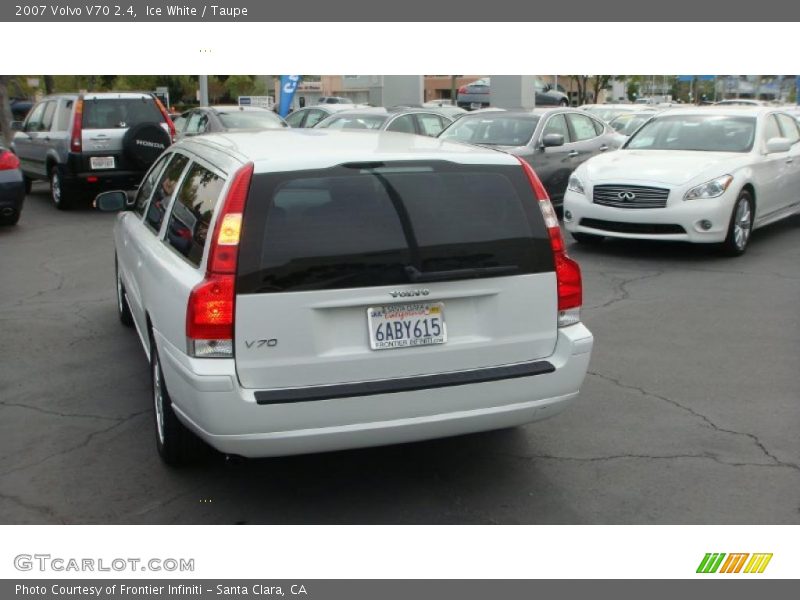 Ice White / Taupe 2007 Volvo V70 2.4