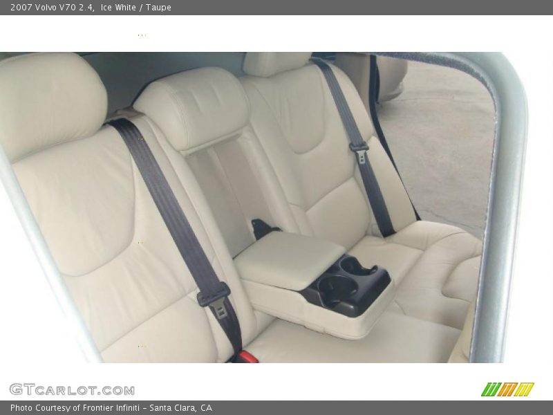 Ice White / Taupe 2007 Volvo V70 2.4