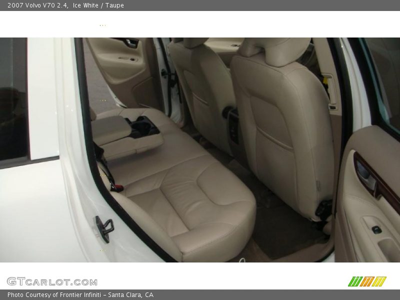 Ice White / Taupe 2007 Volvo V70 2.4