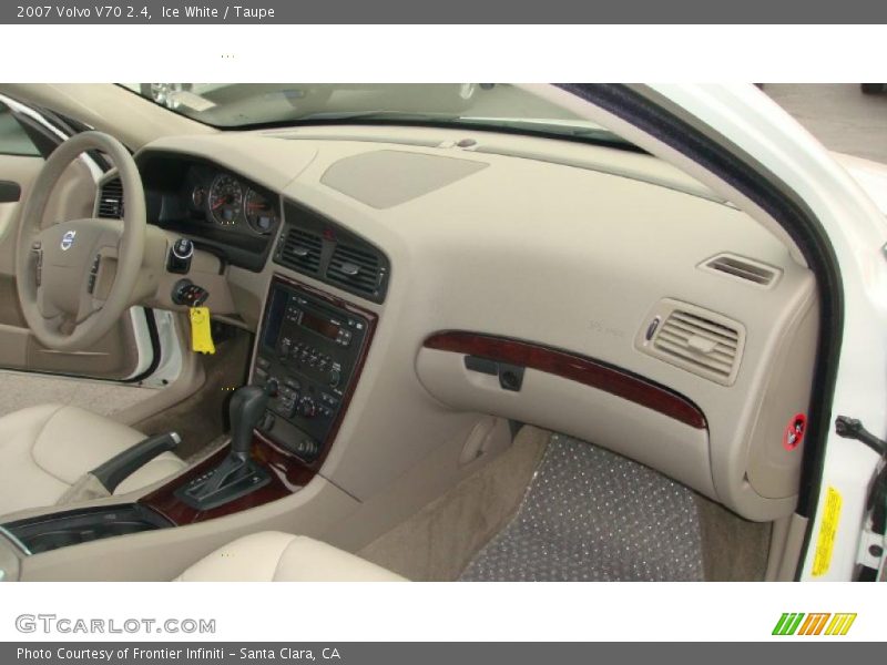 Ice White / Taupe 2007 Volvo V70 2.4