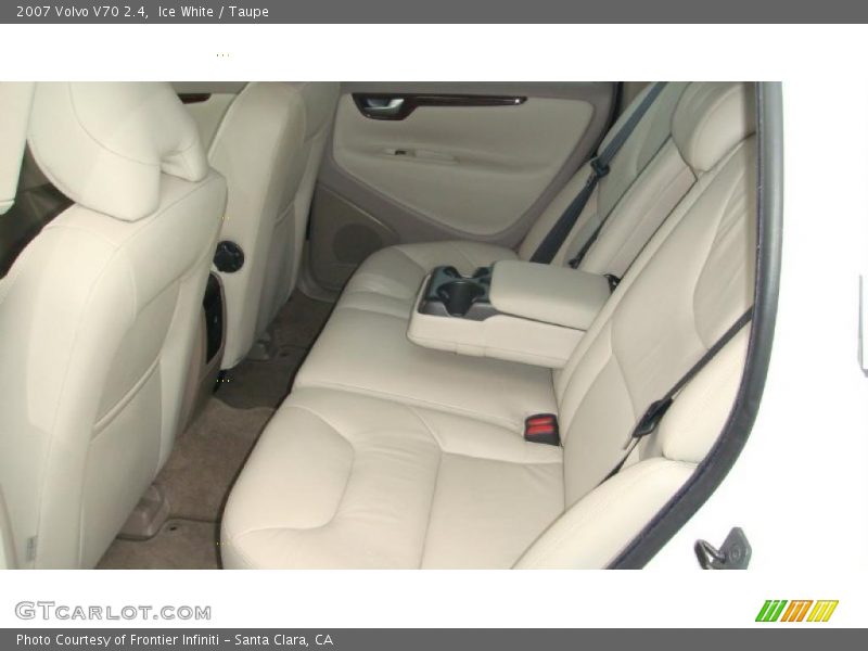 Ice White / Taupe 2007 Volvo V70 2.4