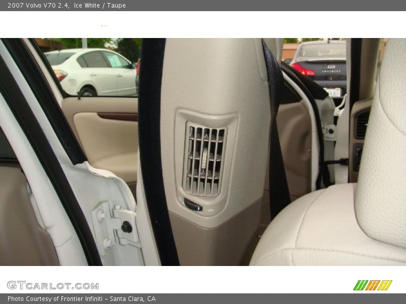 Ice White / Taupe 2007 Volvo V70 2.4