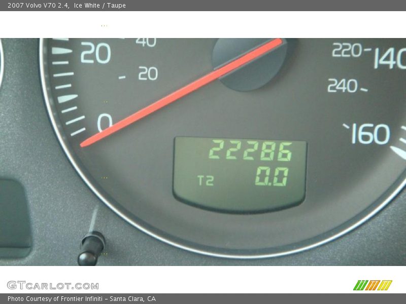 Ice White / Taupe 2007 Volvo V70 2.4