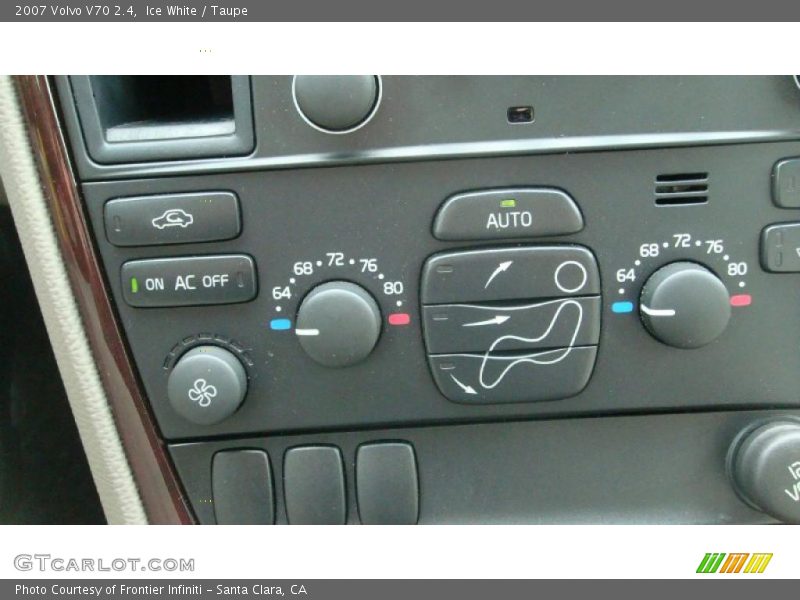 Ice White / Taupe 2007 Volvo V70 2.4