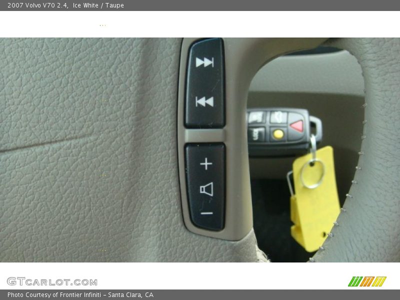 Ice White / Taupe 2007 Volvo V70 2.4
