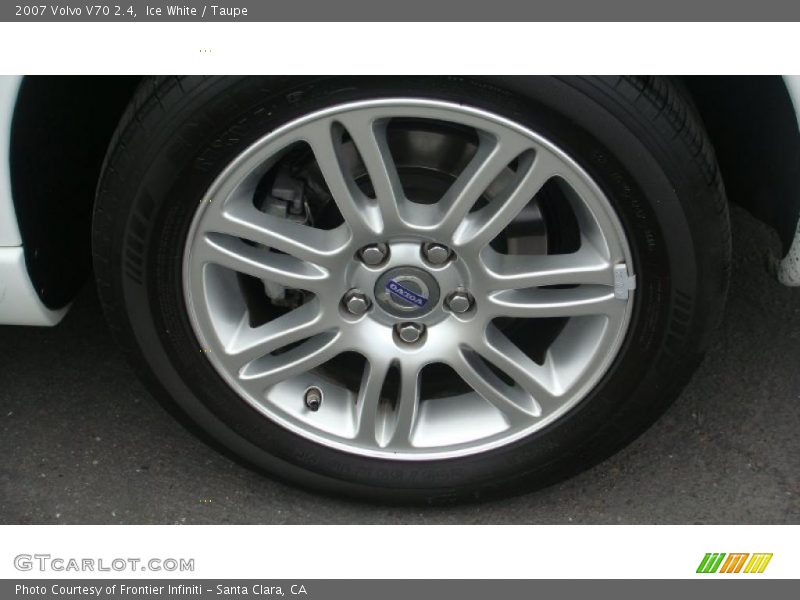 Ice White / Taupe 2007 Volvo V70 2.4