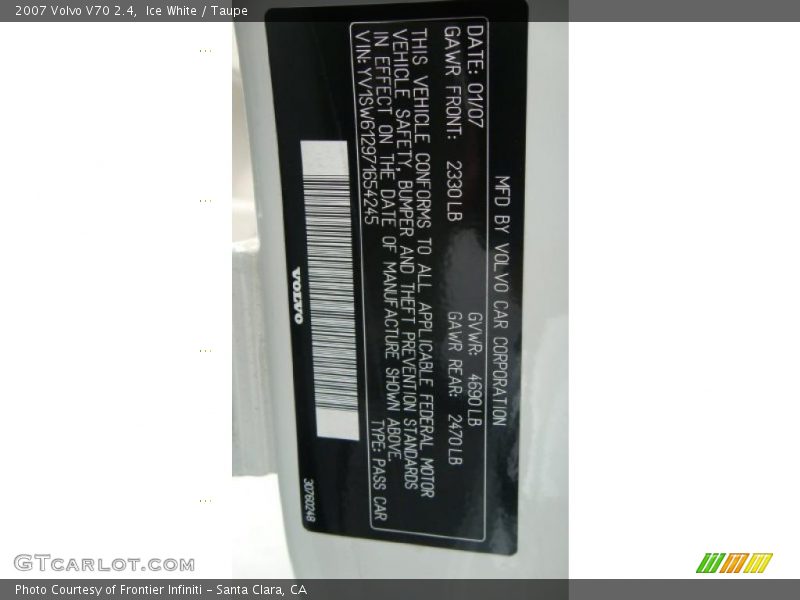 Ice White / Taupe 2007 Volvo V70 2.4