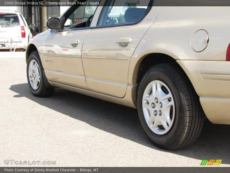 Champagne Beige Pearl / Agate 2000 Dodge Stratus SE