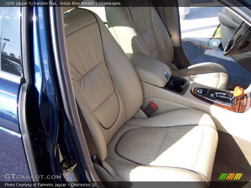 Indigo Blue Metallic / Champagne 2006 Jaguar XJ Vanden Plas