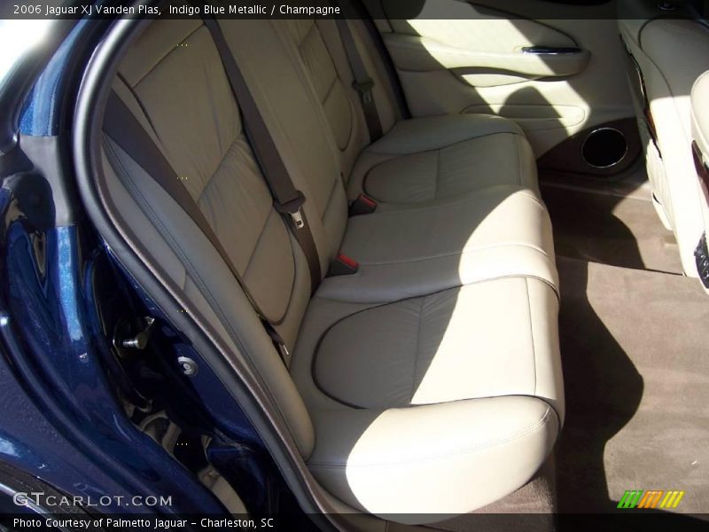 Indigo Blue Metallic / Champagne 2006 Jaguar XJ Vanden Plas