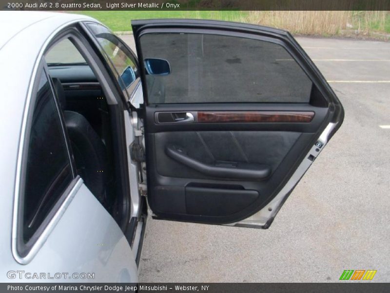 Light Silver Metallic / Onyx 2000 Audi A6 2.8 quattro Sedan