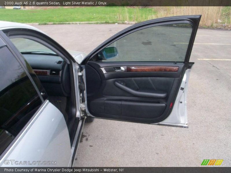 Light Silver Metallic / Onyx 2000 Audi A6 2.8 quattro Sedan
