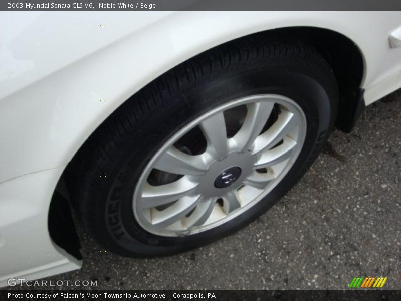 Noble White / Beige 2003 Hyundai Sonata GLS V6