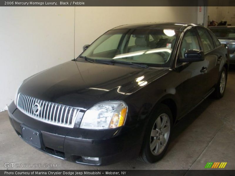 Black / Pebble 2006 Mercury Montego Luxury