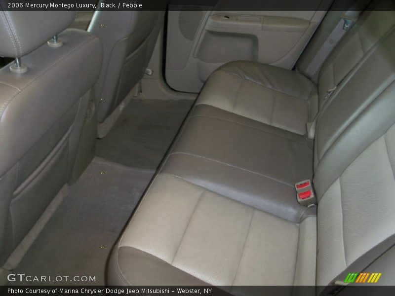 Black / Pebble 2006 Mercury Montego Luxury